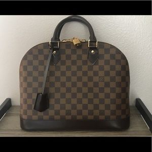 Louis Vuitton Alma MM Damier Handbag w/ gold feet